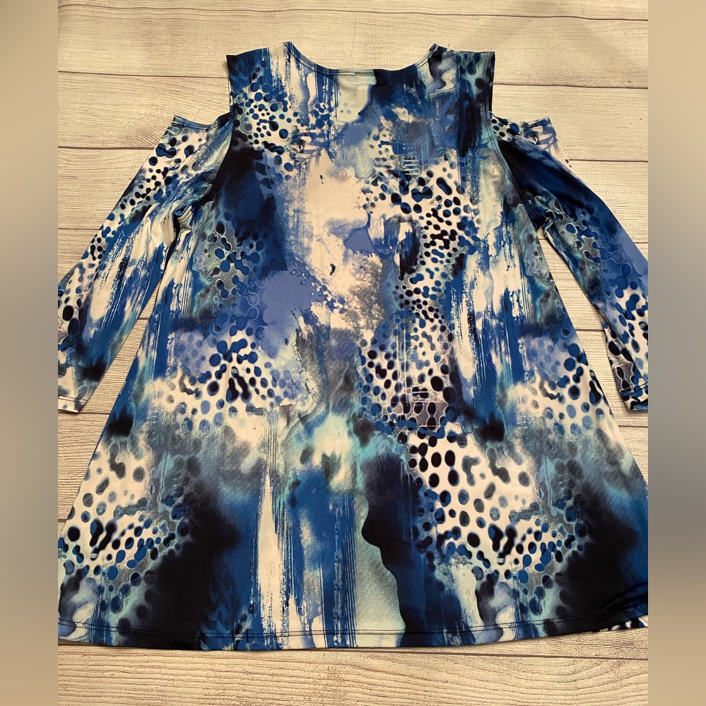 Abstract Blue Top - Picture 2 of 9